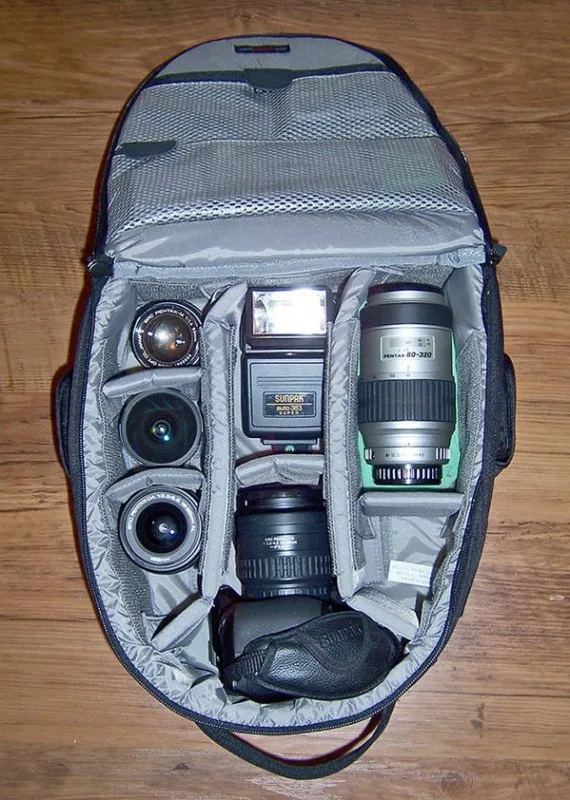 Lowepro Micro Trekker 200, photograph by Guest, photo 1