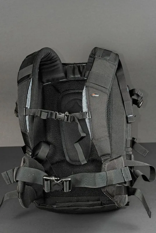 Lowepro Vertex 200 AW, photograph by Guest, photo 3