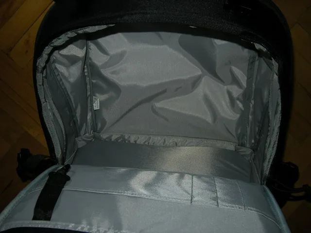 Lowepro CompuPrimus AW, photograph by Guest, photo 1