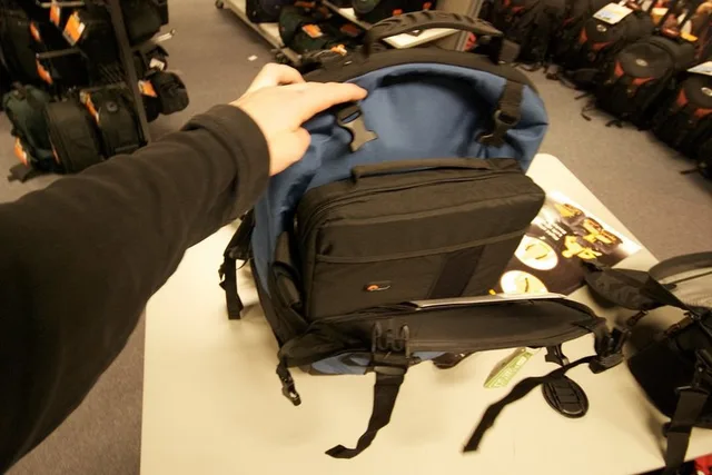 Lowepro CompuPrimus AW, photograph by Guest, photo 3
