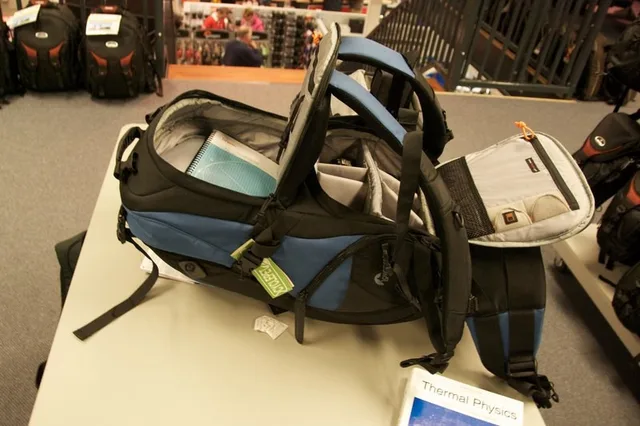 Lowepro CompuPrimus AW, photograph by Guest, photo 4