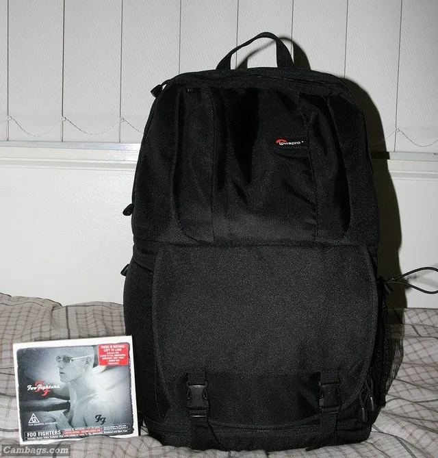 Lowepro FastPack 350, photograph by Guest, photo 2