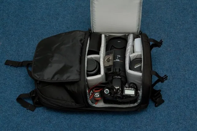 Lowepro FastPack 350, photograph by Guest, photo 1
