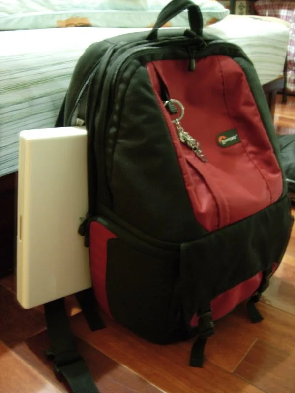 Lowepro FastPack 250, photograph by Guest, photo 4
