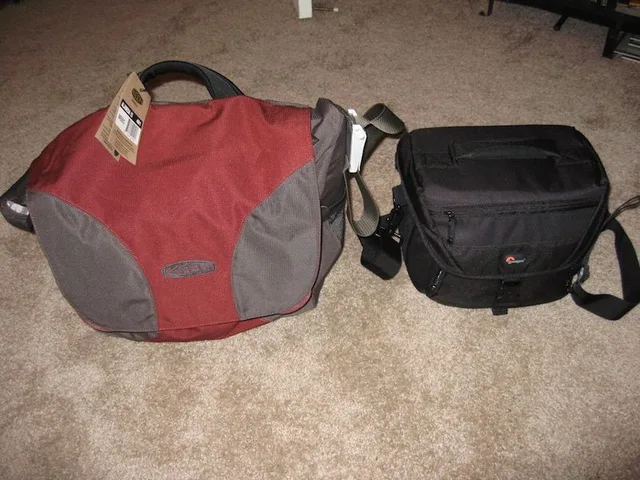 Lowepro Nova 180 AW, photograph by Guest, photo 3