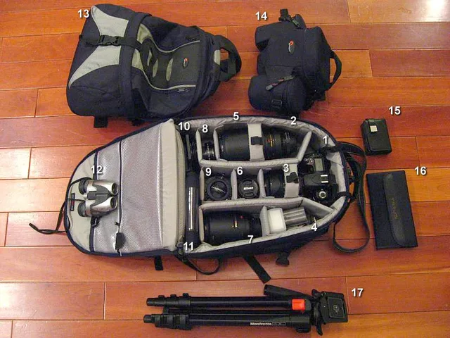 Lowepro CompuTrekker AW, photograph by Guest, photo 1
