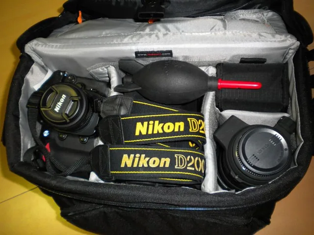 Lowepro Nova 200 AW, photograph by Guest, photo 1