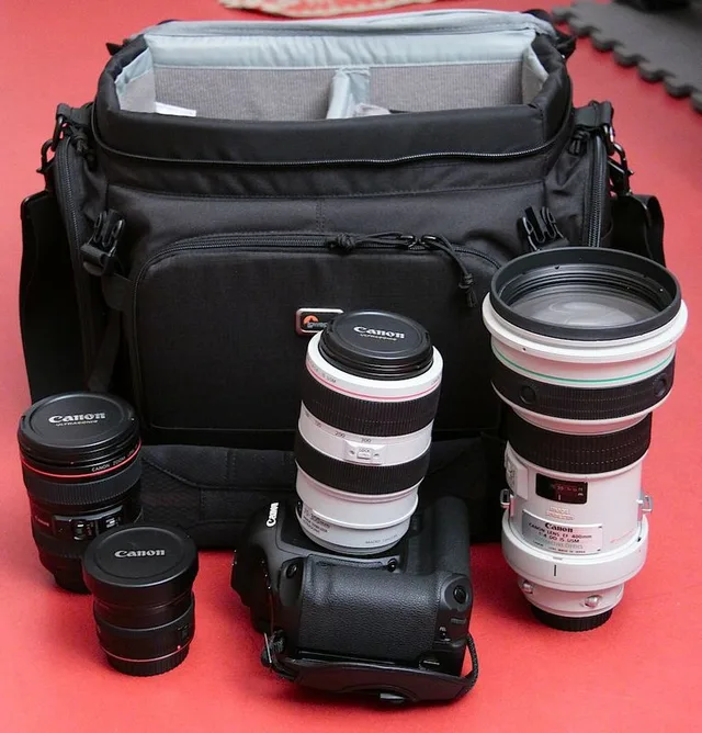 Lowepro Magnum 200 AW, photograph by Guest, photo 3