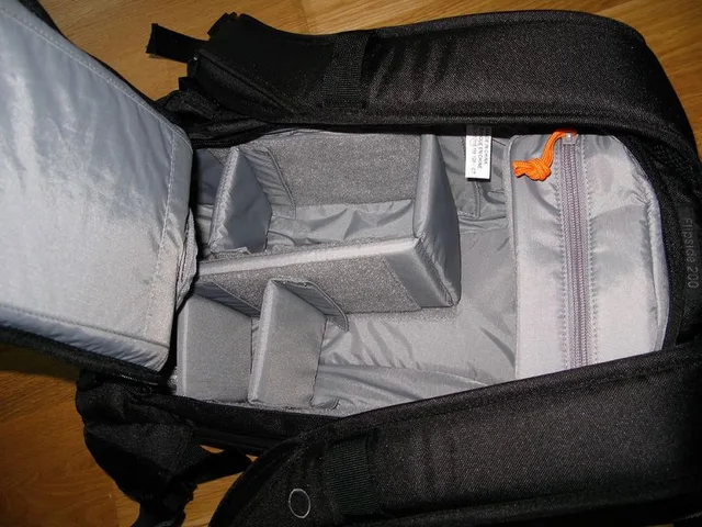 Lowepro Flipside 200, photograph by Guest, photo 1