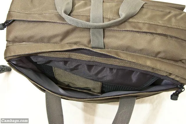 This pocket holds the messenger strap when its not in use. Strap folds up nicely inside...