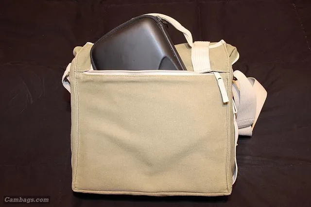 National Geographic Medium shoulder bag NG-2475, photograph by Guest, photo 4