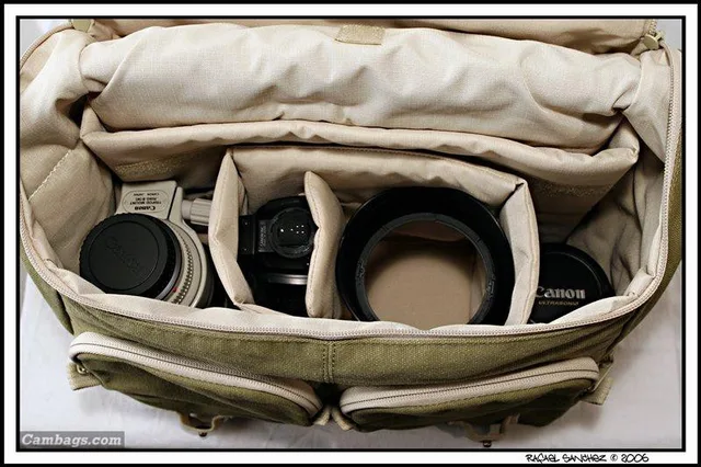 National Geographic Medium shoulder bag NG-2475, photograph by Guest, photo 3