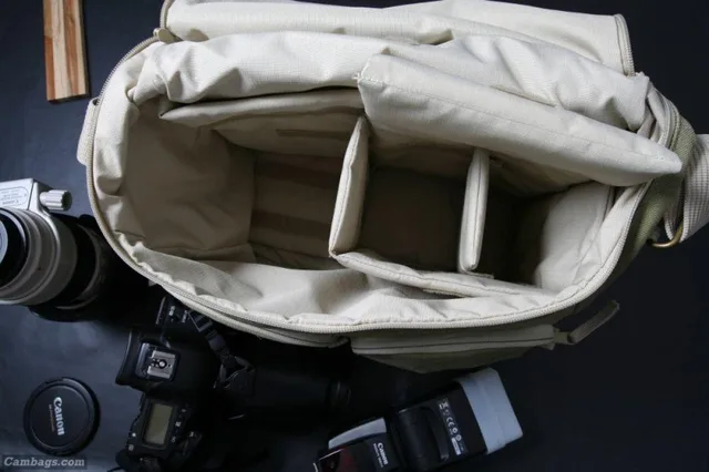 National Geographic Medium shoulder bag NG-2475, photograph by Guest, photo 2