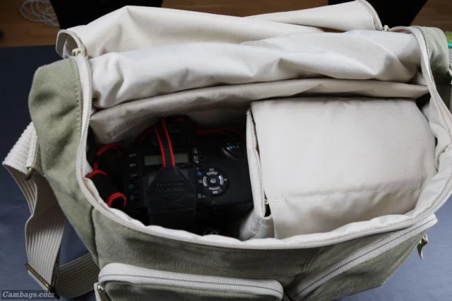 National Geographic Medium shoulder bag NG-2475, photograph by Guest, photo 4
