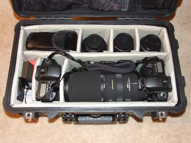 Pelican 1510 (1514 w/padded dividers), photograph by Guest, photo 2