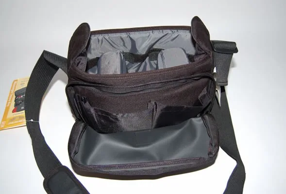 Tamrac 5534 Adventure Messenger 4, photograph by Guest, photo 1